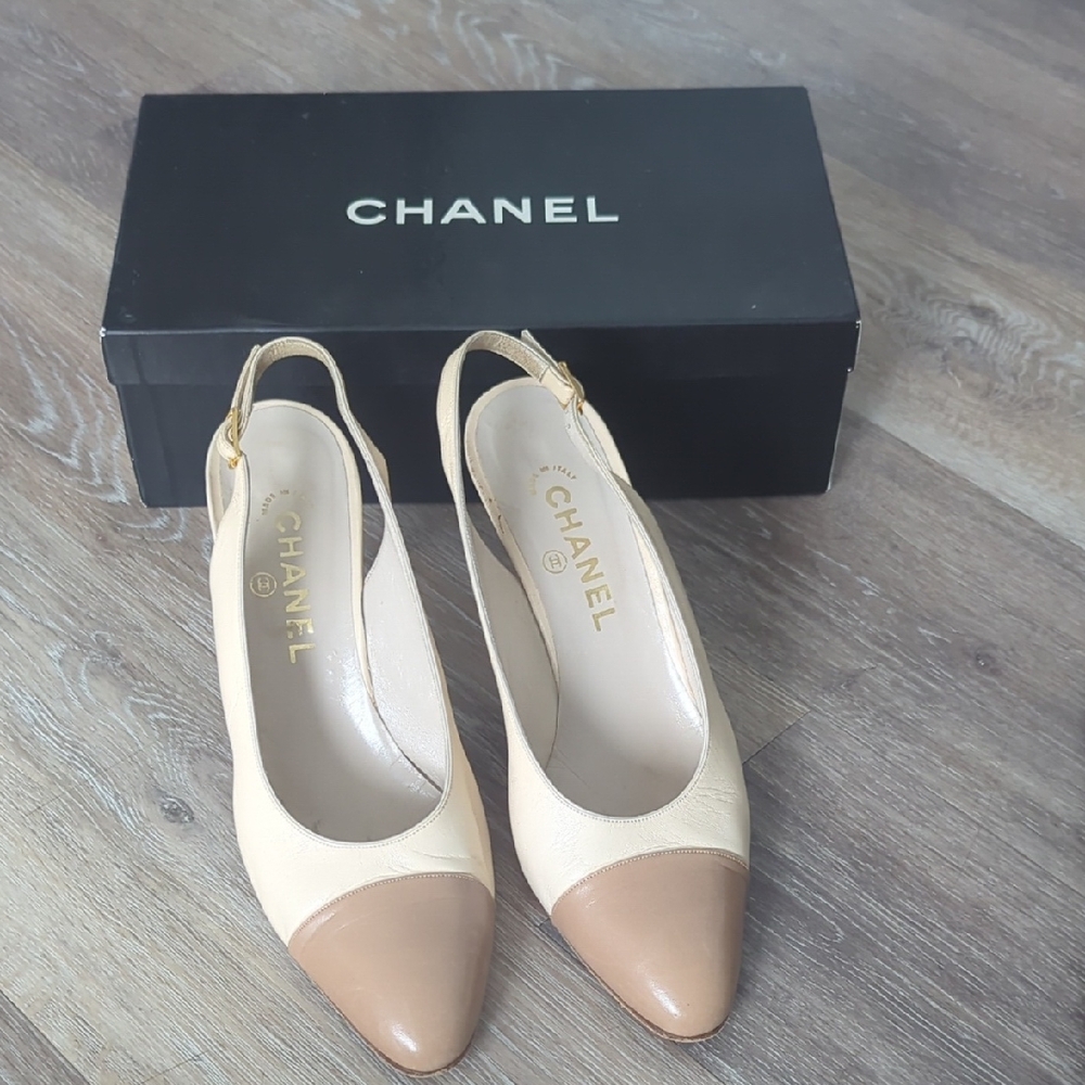 Authentic Vintage CHANEL Carpretto Heels